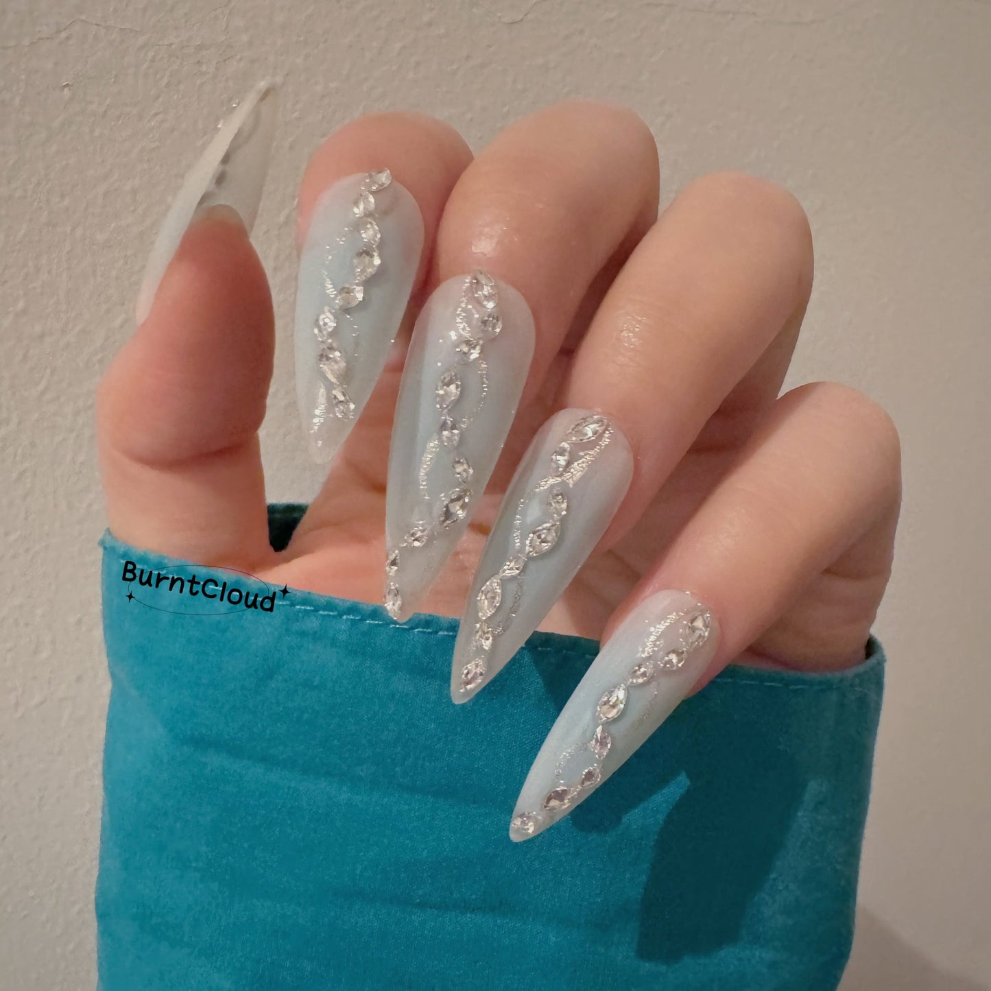 180 "Super Shiny" Baby Blue Ombre Diamond Glitter White Custom Press on Nails