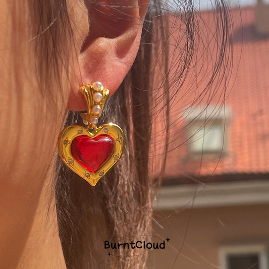 E18 Vintage Red Heart Gold Pendant Drop Earrings