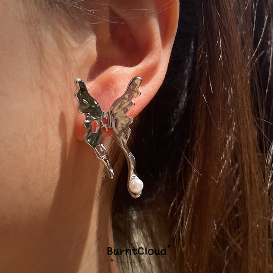 E32 Melting Butterfly Pearls Earrings