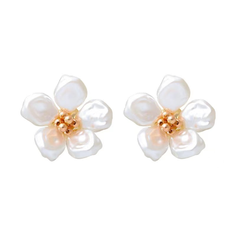E39 Sweet White Flower Earrings/Ear Studs