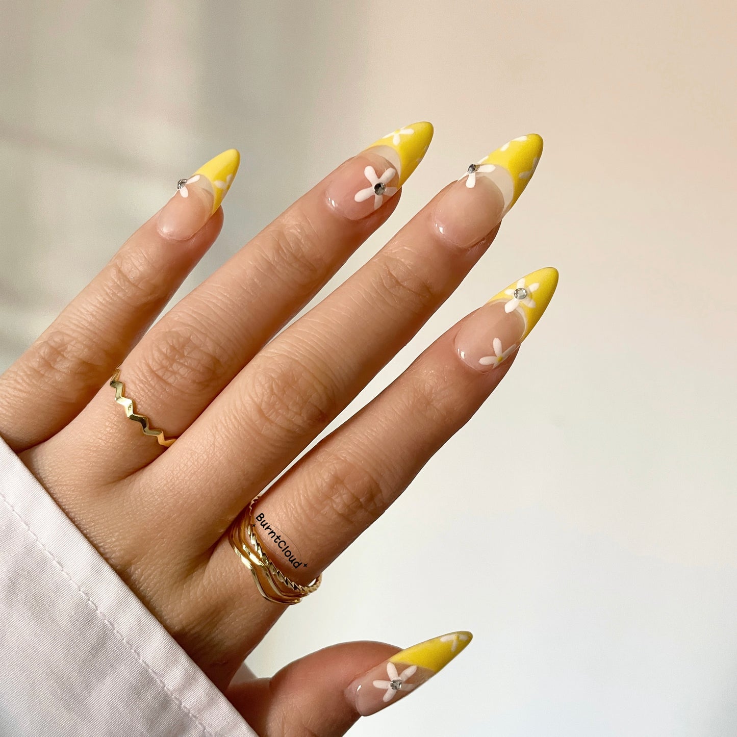 "Daisy Daisy" Rhinestone White Flowers Yellow Frenchtip Nails | 22 Custom Handpainted Press on Nails